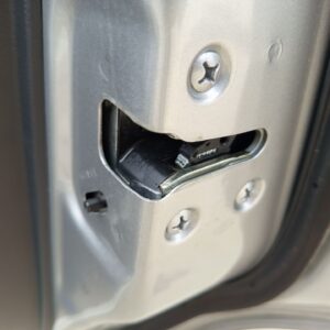 CERRADURA PUERTA TRASERA DERECHA NISSAN NOTE (E11E)