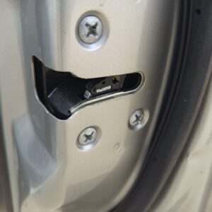 CERRADURA PUERTA DELANTERA DERECHA NISSAN NOTE (E11E)