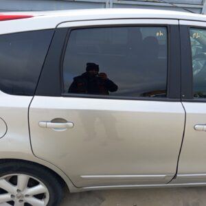 PUERTA TRASERA DERECHA NISSAN NOTE (E11E)