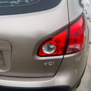 PILOTO TRASERO DERECHO INTERIOR NISSAN QASHQAI (J10)