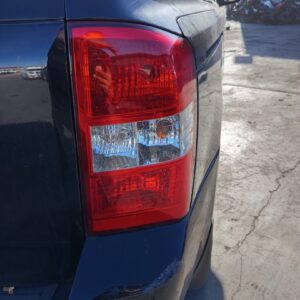 PILOTO TRASERO DERECHO KIA CARNIVAL