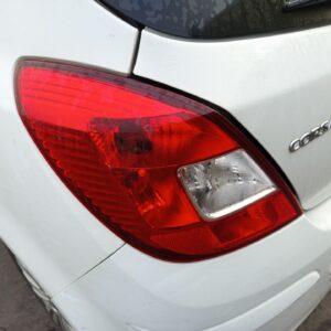 PILOTO TRASERO IZQUIERDO OPEL CORSA D