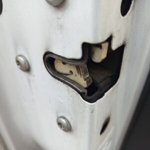 CERRADURA PUERTA TRASERA IZQUIERDA OPEL CORSA D