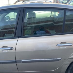 PUERTA TRASERA IZQUIERDA RENAULT MEGANE II CLASSIC BERLINA
