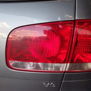 PILOTO TRASERO DERECHO INTERIOR VOLKSWAGEN TOUAREG (7LA)