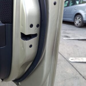 CERRADURA PUERTA DELANTERA DERECHA MAZDA 3 BERLINA (BK)