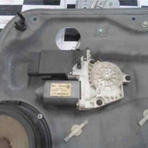 ELEVALUNAS DELANTERO DERECHO VOLKSWAGEN GOLF IV BERLINA (1J1)(10.1997)