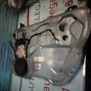 ELEVALUNAS DELANTERO DERECHO SEAT CORDOBA BERLINA (6L2)