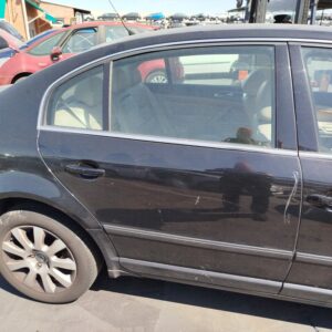 PUERTA TRASERA DERECHA SKODA SUPERB (3U4)