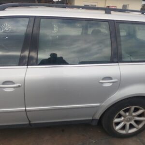 PUERTA TRASERA IZQUIERDA VOLKSWAGEN PASSAT VARIANT (3B6)