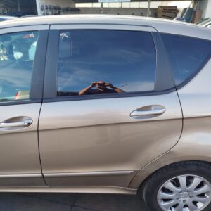 PUERTA TRASERA IZQUIERDA MERCEDES-BENZ CLASE A (BM 169)