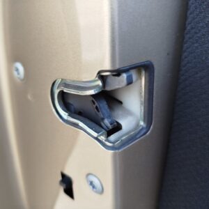 CERRADURA PUERTA TRASERA IZQUIERDA MERCEDES-BENZ CLASE A (BM 169)