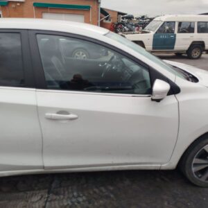 PUERTA DELANTERA DERECHA NISSAN PULSAR (C13M)
