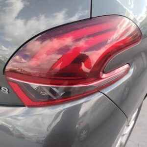 PILOTO TRASERO DERECHO PEUGEOT 208