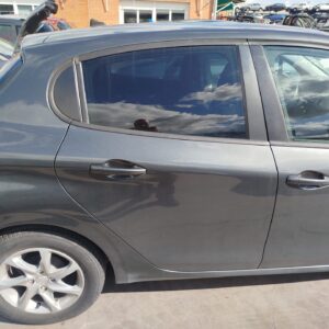 PUERTA TRASERA DERECHA PEUGEOT 208