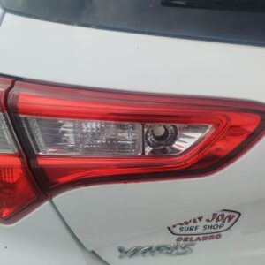 PILOTO TRASERO IZQUIERDO INTERIOR TOYOTA YARIS (KSP1/NLP1/NSP1)