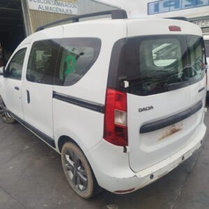 PILOTO TRASERO IZQUIERDO DACIA DOKKER