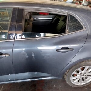 PUERTA TRASERA IZQUIERDA RENAULT MEGANE IV BERLINA 5P