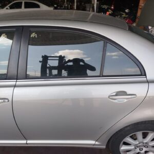 PUERTA TRASERA IZQUIERDA TOYOTA AVENSIS BERLINA (T25)