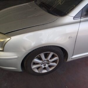 ALETA DELANTERA IZQUIERDA TOYOTA AVENSIS BERLINA (T25)