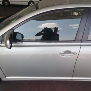 PUERTA DELANTERA IZQUIERDA TOYOTA AVENSIS BERLINA (T25)