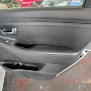 CERRADURA PUERTA TRASERA DERECHA KIA CARENS (RP)