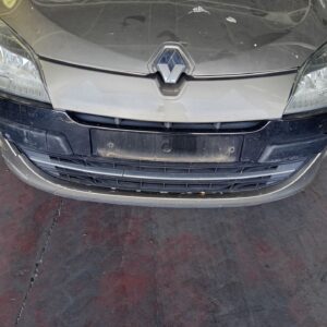PARAGOLPES DELANTERO RENAULT MEGANE III BERLINA 5P
