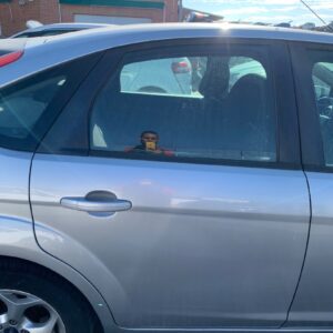 PUERTA TRASERA DERECHA FORD FOCUS BERLINA (CB4)