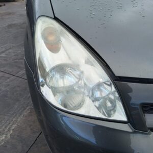 FARO DERECHO TOYOTA COROLLA VERSO (R1)