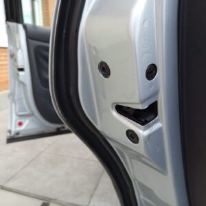 CERRADURA PUERTA TRASERA IZQUIERDA VOLKSWAGEN PASSAT BERLINA (3B3)