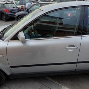 PUERTA DELANTERA IZQUIERDA VOLKSWAGEN PASSAT BERLINA (3B3)