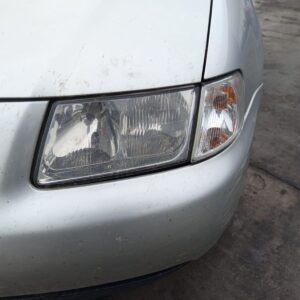 FARO DERECHO AUDI A3 (8L)