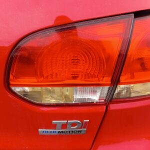 PILOTO TRASERO DERECHO INTERIOR VOLKSWAGEN GOLF VI (5K1)(10.2008)