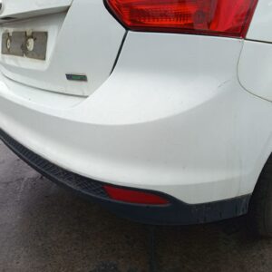 PARAGOLPES TRASERO FORD FOCUS BERLINA (CB8)