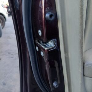 CERRADURA PUERTA DELANTERA IZQUIERDA TOYOTA AVENSIS BERLINA (T25)