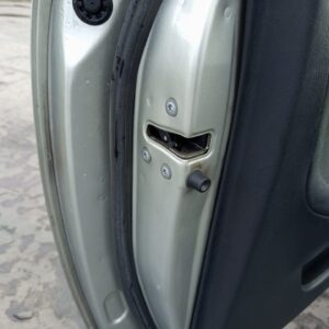 CERRADURA PUERTA DELANTERA IZQUIERDA TOYOTA COROLLA (E12)