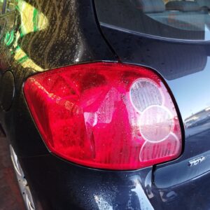 PILOTO TRASERO IZQUIERDO TOYOTA AURIS (E15)