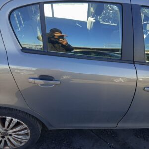PUERTA TRASERA DERECHA OPEL CORSA D