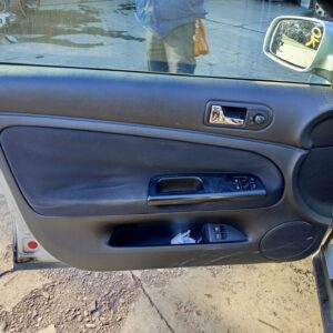 ELEVALUNAS DELANTERO IZQUIERDO VOLKSWAGEN PASSAT BERLINA (3B3)