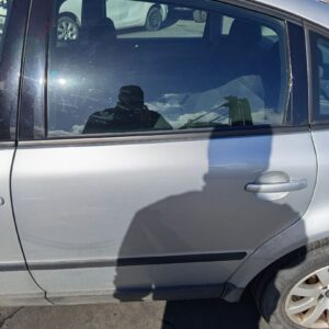 PUERTA TRASERA IZQUIERDA VOLKSWAGEN PASSAT BERLINA (3B3)