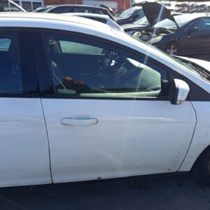 PUERTA DELANTERA DERECHA FORD FOCUS BERLINA (CB8)