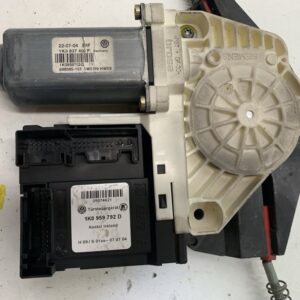 ELEVALUNAS DELANTERO DERECHO VOLKSWAGEN GOLF V (1K1)(10.2003)