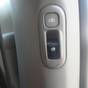 ELEVALUNAS TRASERO DERECHO KIA CARNIVAL