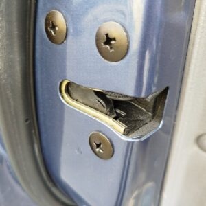 CERRADURA PUERTA DELANTERA IZQUIERDA KIA SORENTO (BL)