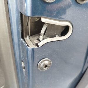 CERRADURA PUERTA TRASERA DERECHA OPEL ASTRA J BERLINA 5P