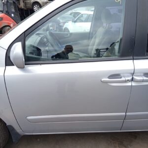 PUERTA DELANTERA IZQUIERDA KIA CARNIVAL
