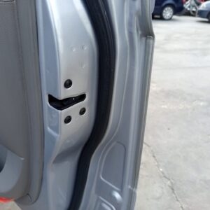 CERRADURA PUERTA DELANTERA DERECHA KIA CARNIVAL