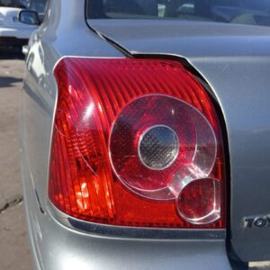 PILOTO TRASERO IZQUIERDO TOYOTA AVENSIS BERLINA (T25)