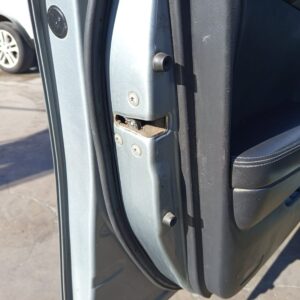 CERRADURA PUERTA DELANTERA IZQUIERDA TOYOTA AVENSIS BERLINA (T25)