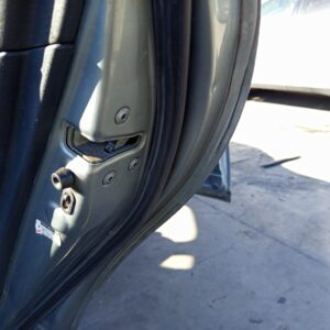 CERRADURA PUERTA TRASERA DERECHA TOYOTA AVENSIS BERLINA (T25)